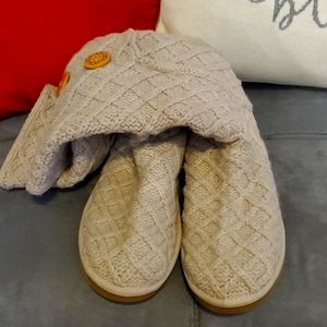 Brand new knit uggs in box